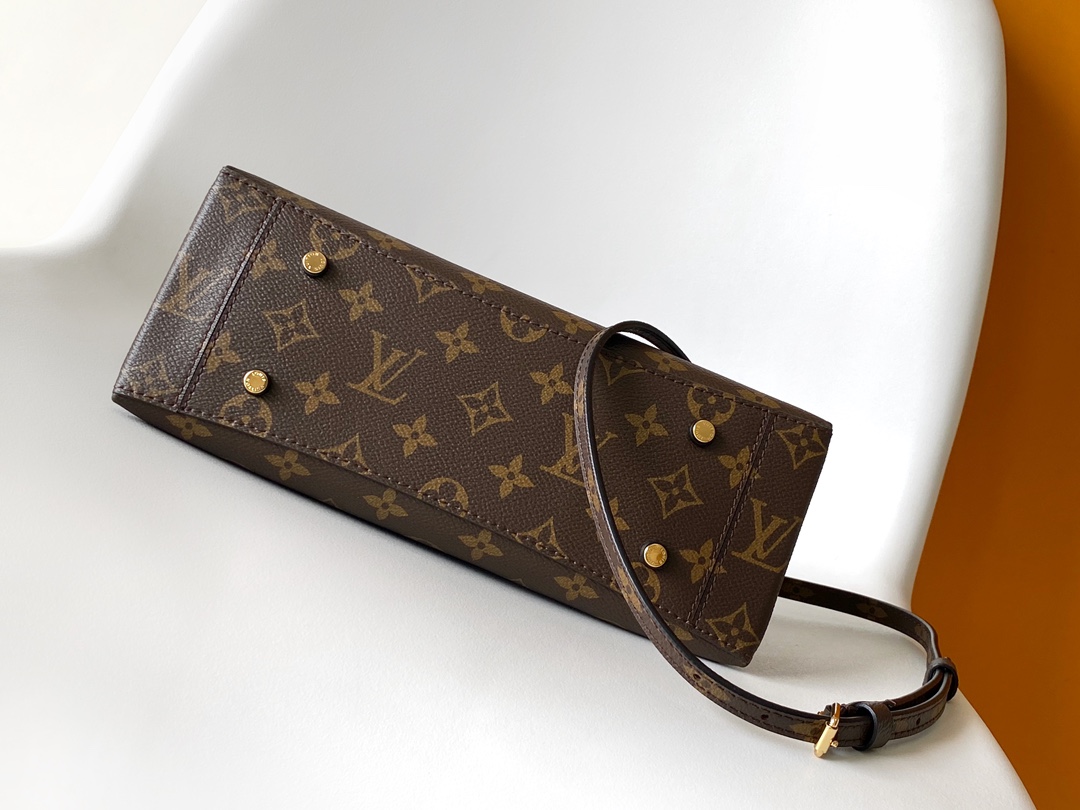 Louis Vuitton LV Classic Monogram One Handle Shoulder Bag - M43125