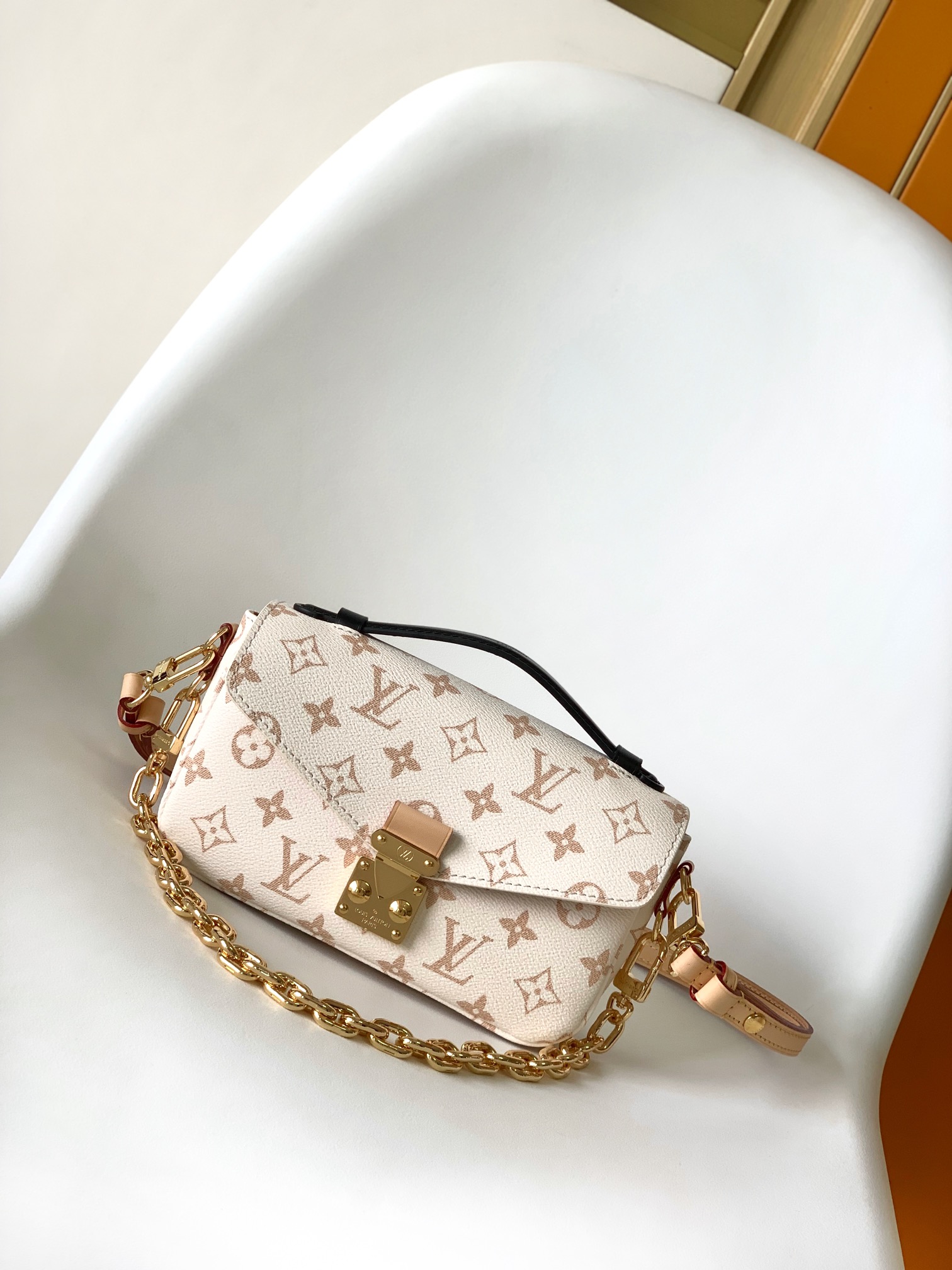 Louis Vuitton LV Pochette M??tis East West Bag - White Flower (Model M46914)