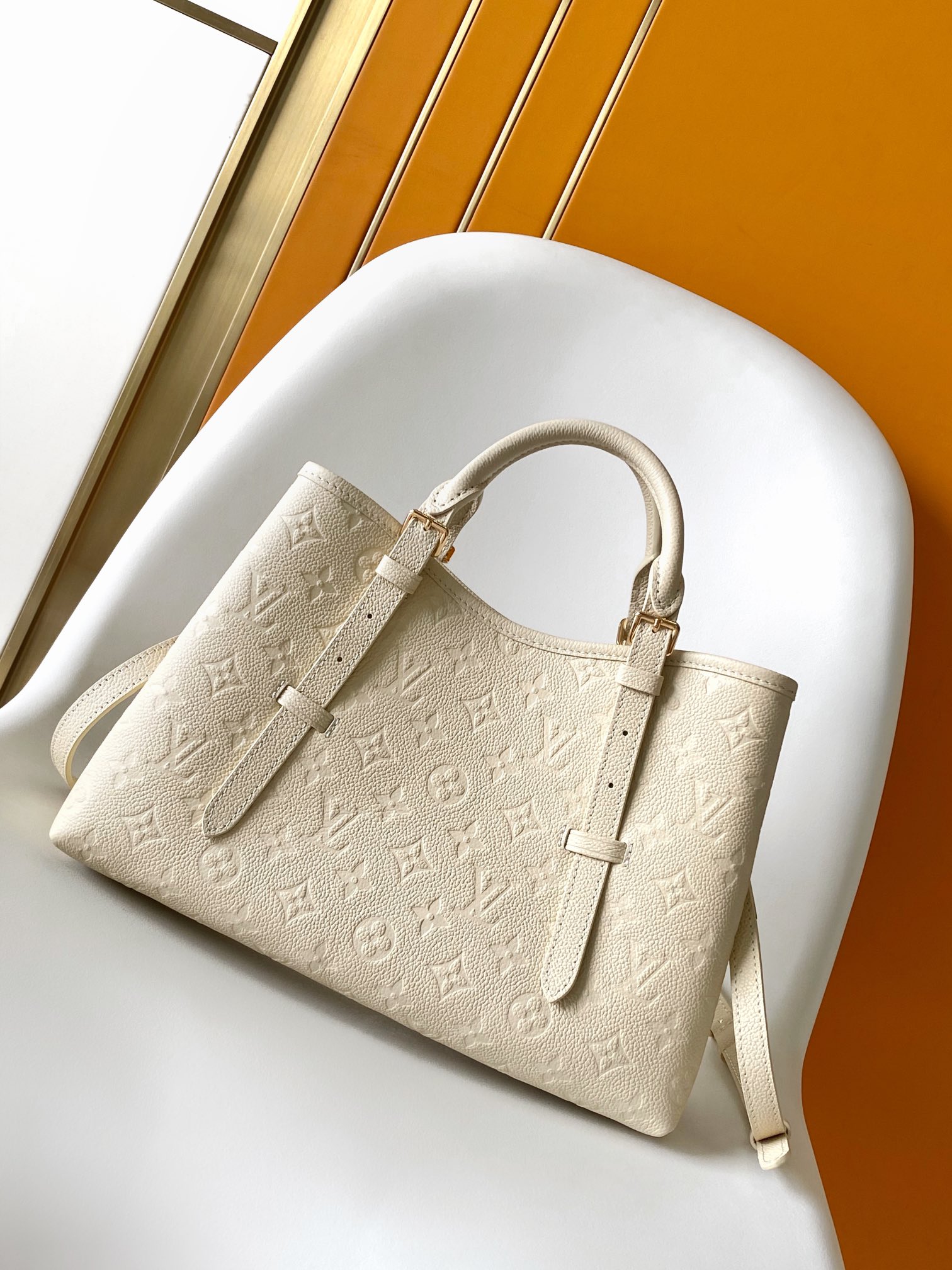 Louis Vuitton LV Handbag - M11394 (Off-White)