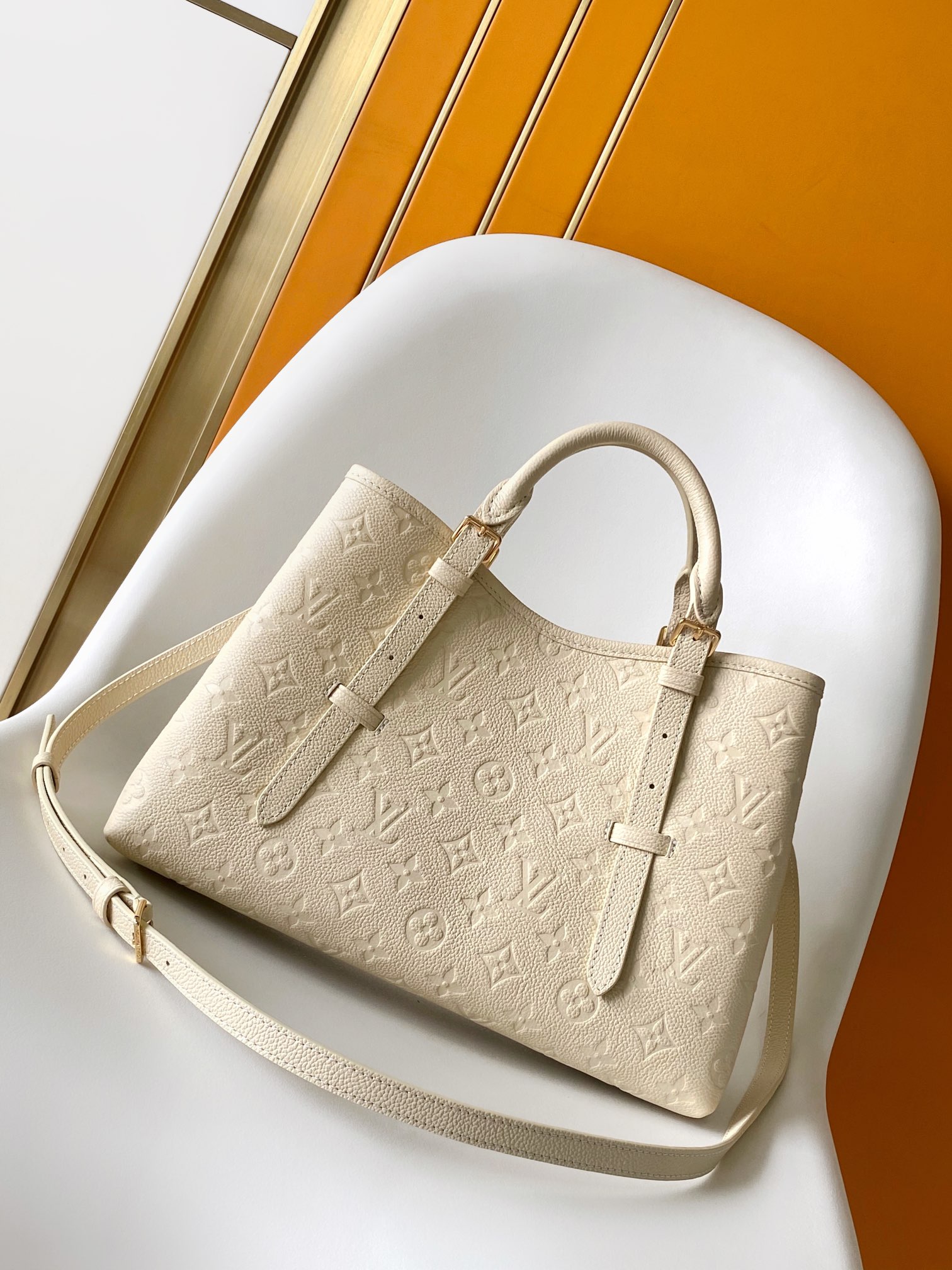 Louis Vuitton LV Handbag - M11394 (Off-White)