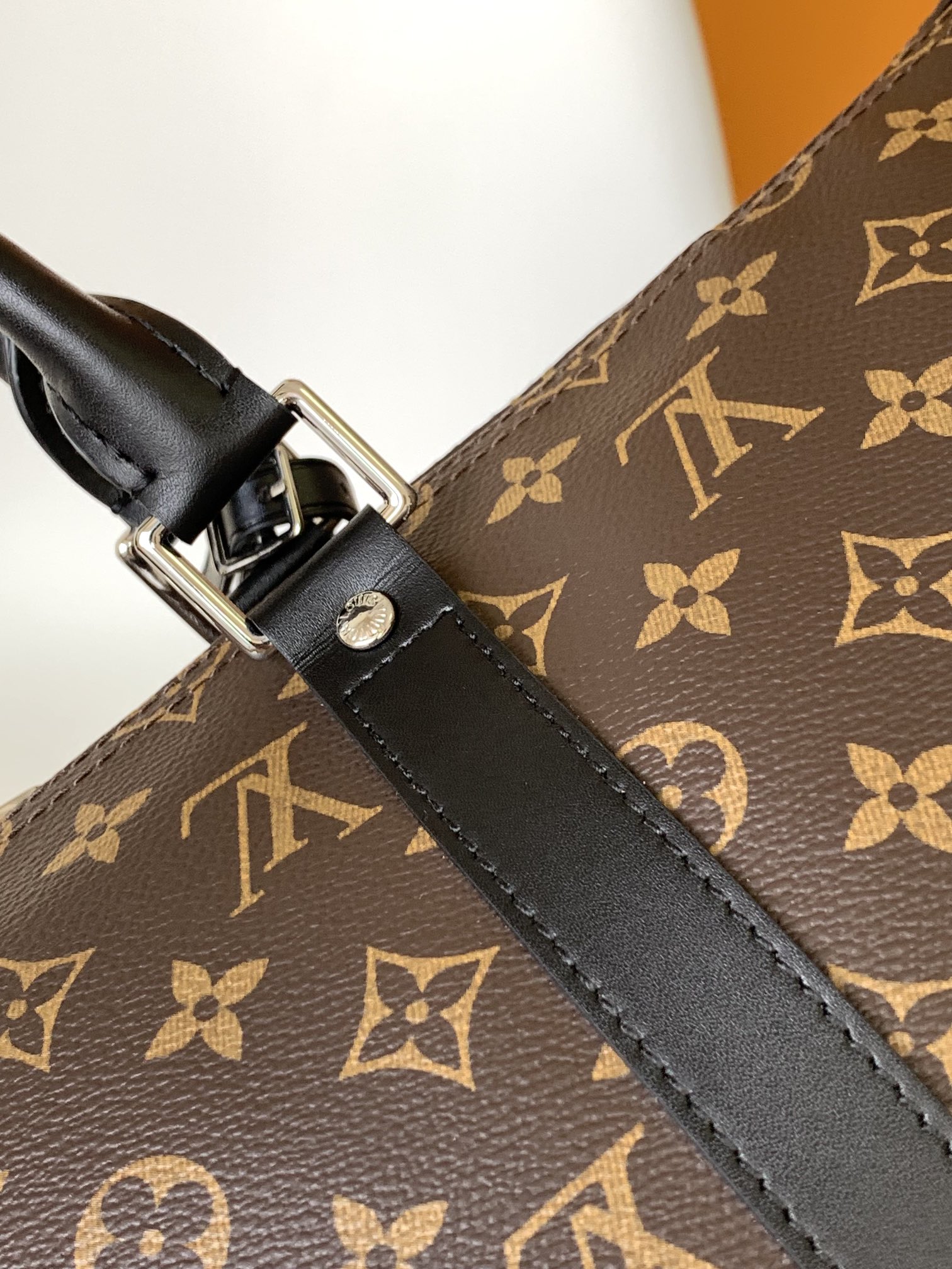 Louis Vuitton LV Keepall 50 Travel Bag M56713