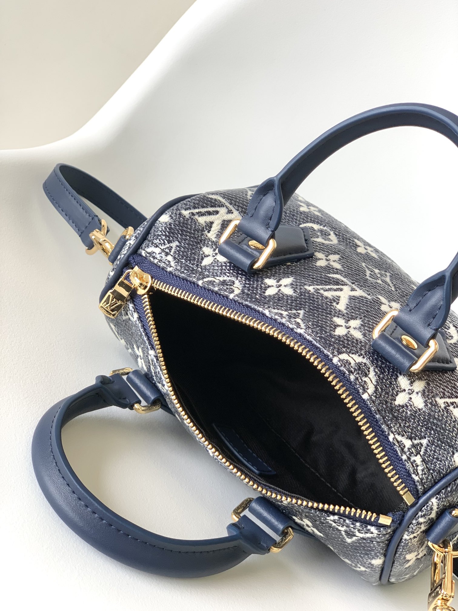 Louis Vuitton LV Speedy Bandouli??re 20 Handbag M23069