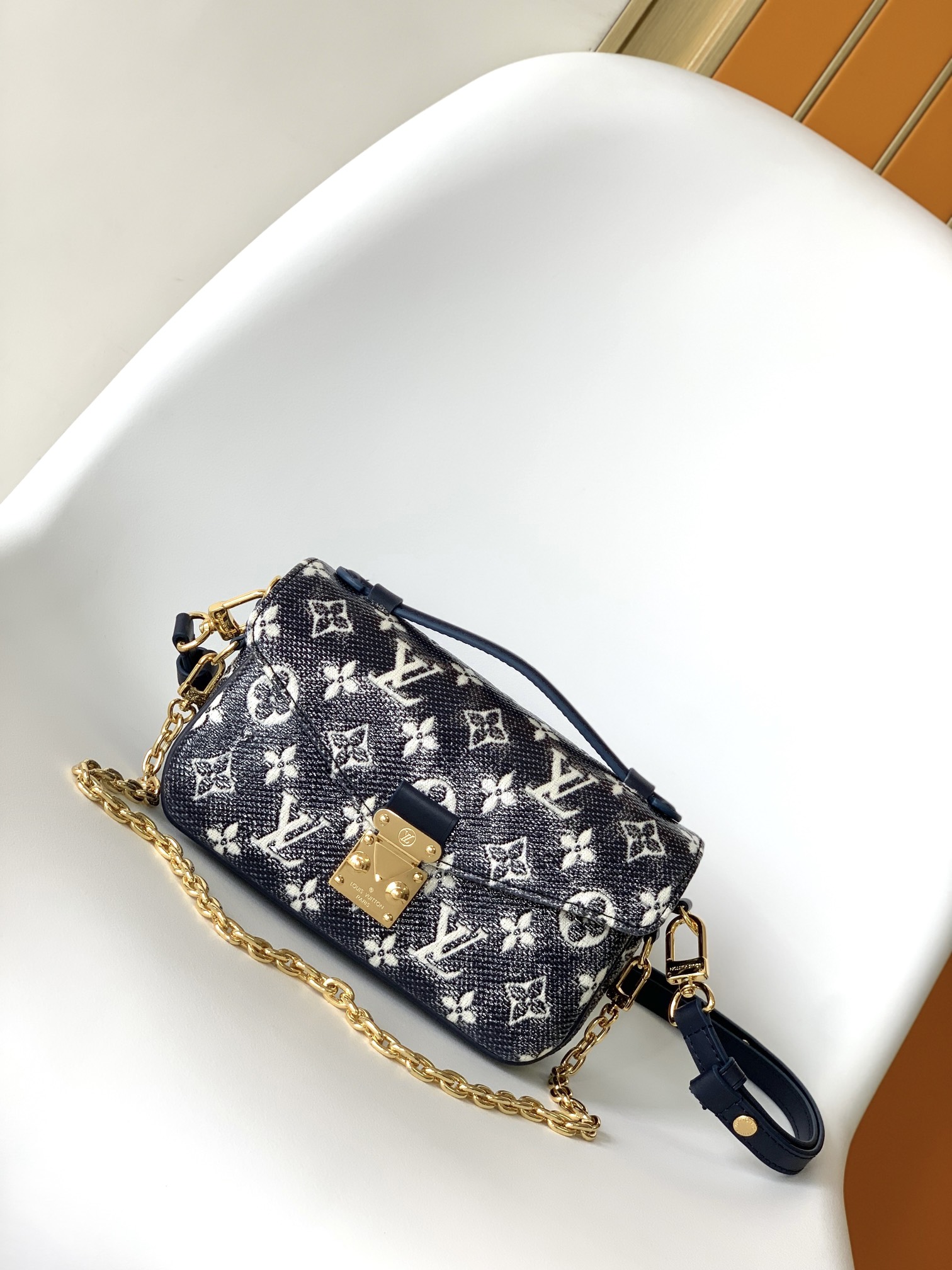 Louis Vuitton LV Pochette M??tis East West Handbag - M22834