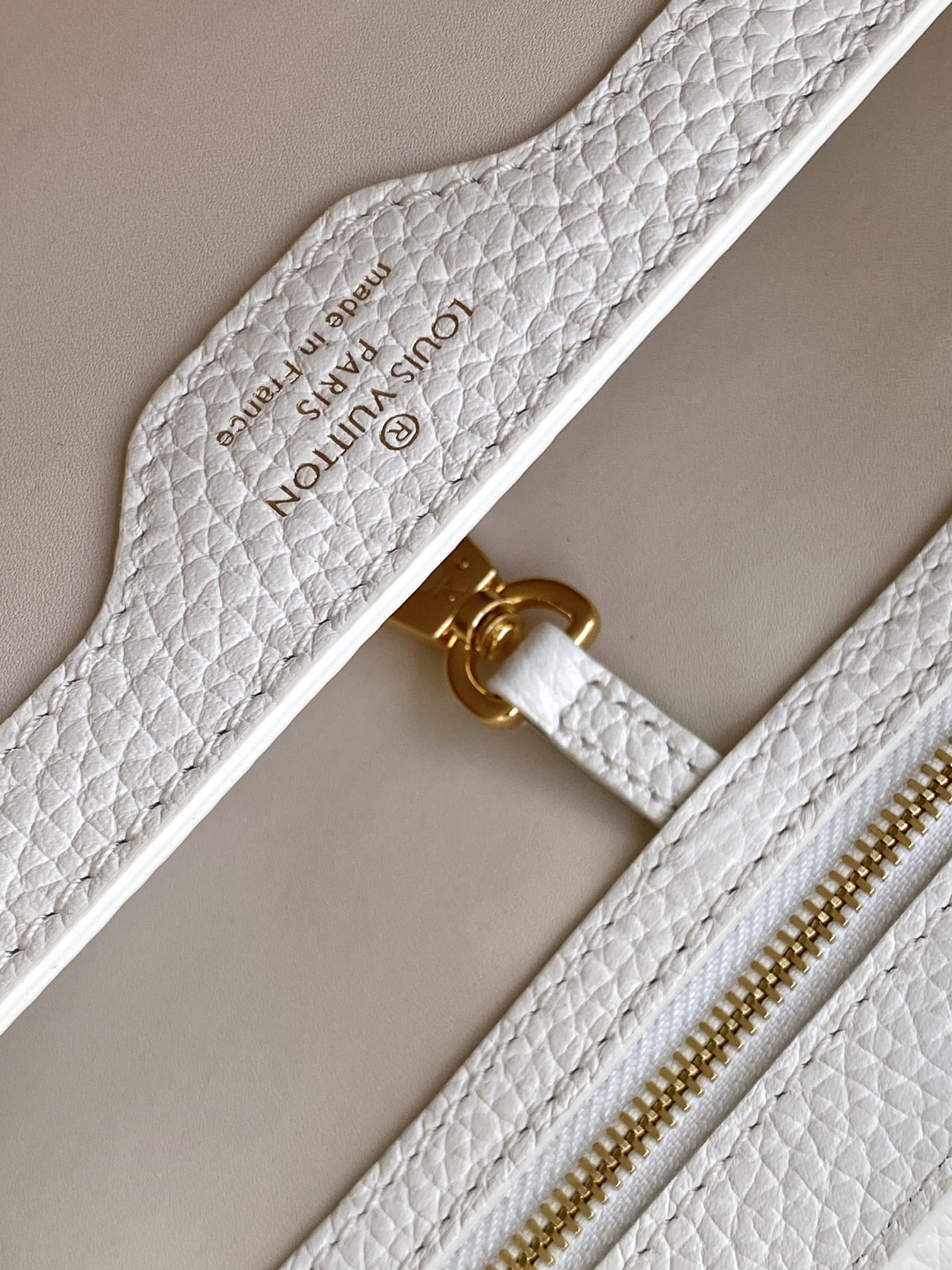 Louis Vuitton LV Capucines Mini Handbag - M23944 Cream (Large)