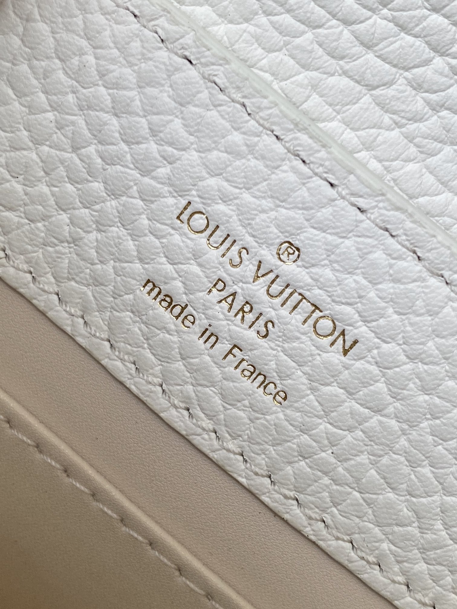 Louis Vuitton LV Capucines Mini Handbag - M23944 Cream (Small)