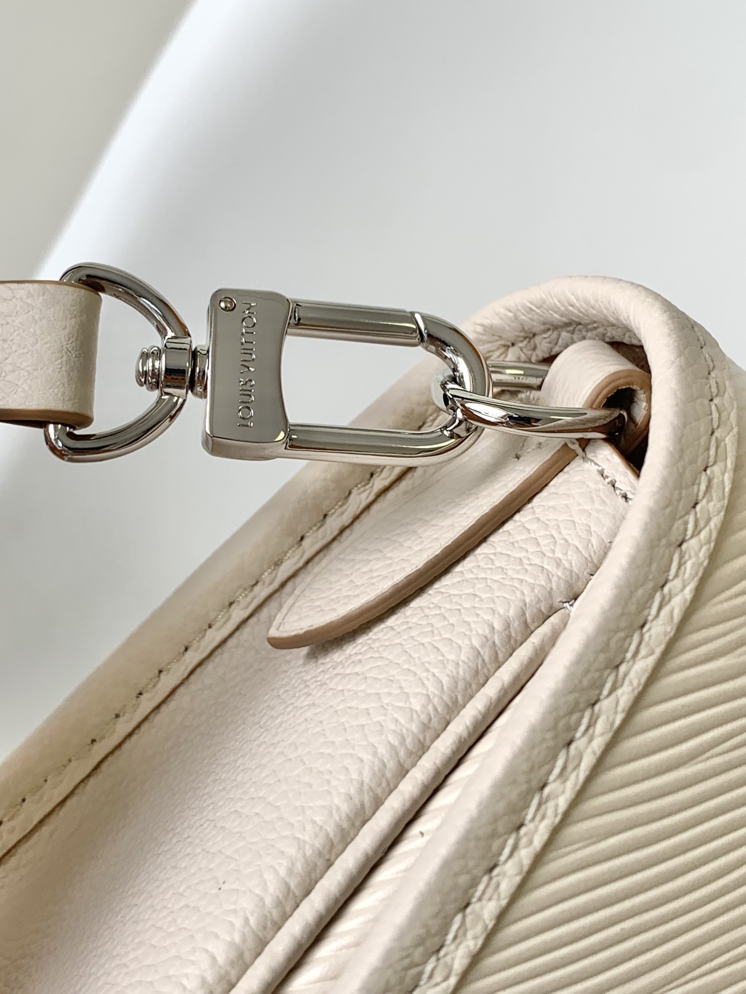 Louis Vuitton LV Buci Handbag - Epi Leather - M59457 (Cream) 