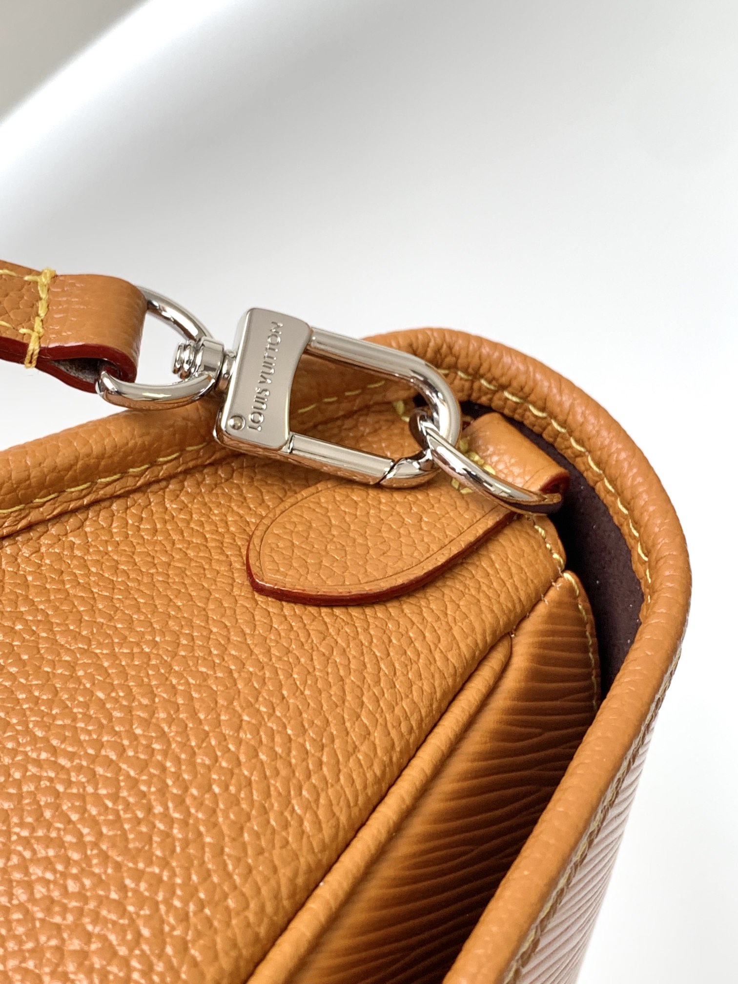 Louis Vuitton LV Buci Handbag - Epi Leather -  M59459 (Caramel) 