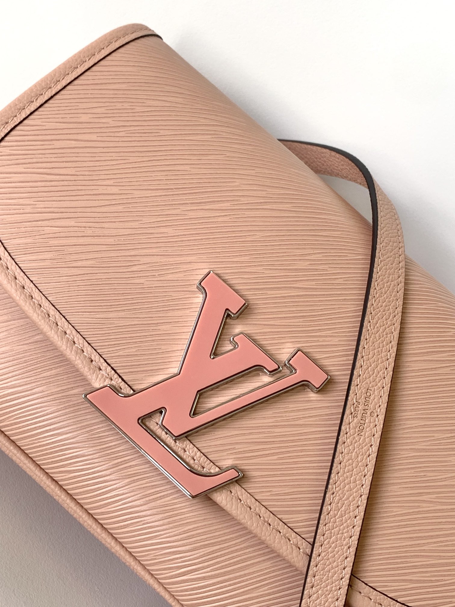 Louis Vuitton LV Buci Handbag - Epi Leather -  M20987 (Pink)