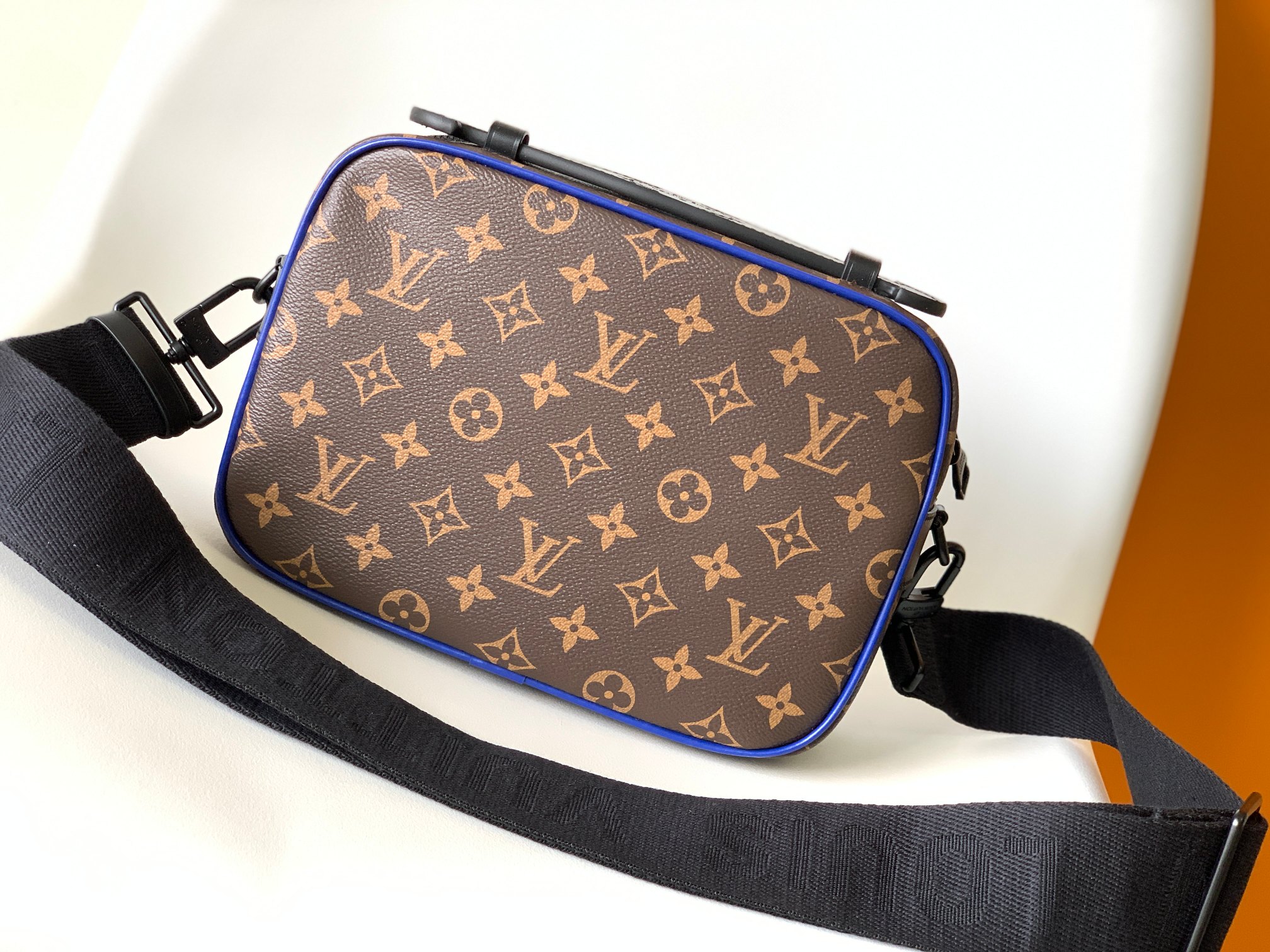 Louis Vuitton S Lock Messenger Bag - M45836 