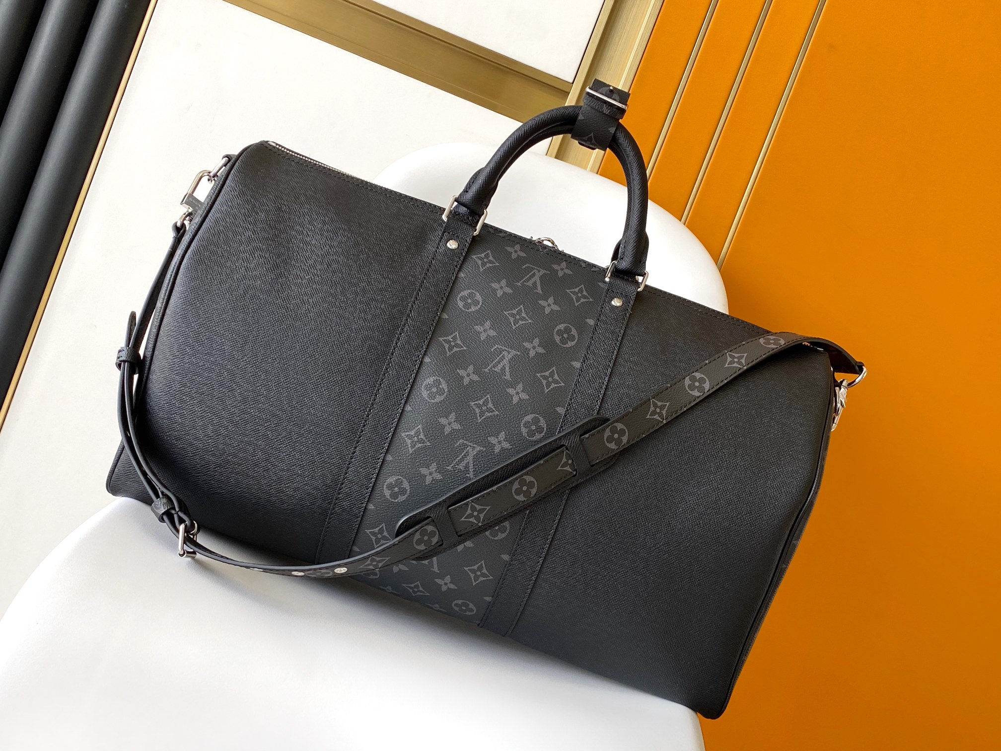 Louis Vuitton Keepall 50 Travel Bag - M53763 (Black)