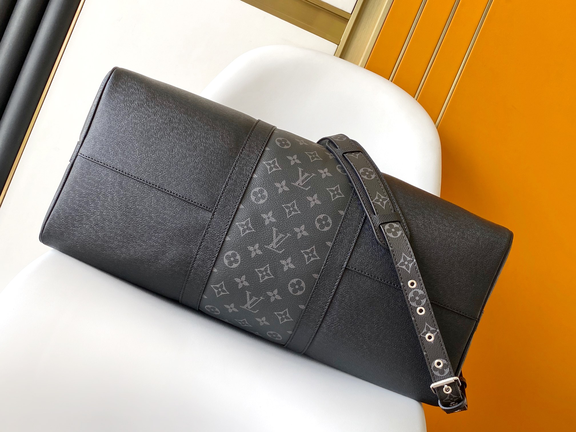 Louis Vuitton Keepall 50 Travel Bag - M53763 (Black)