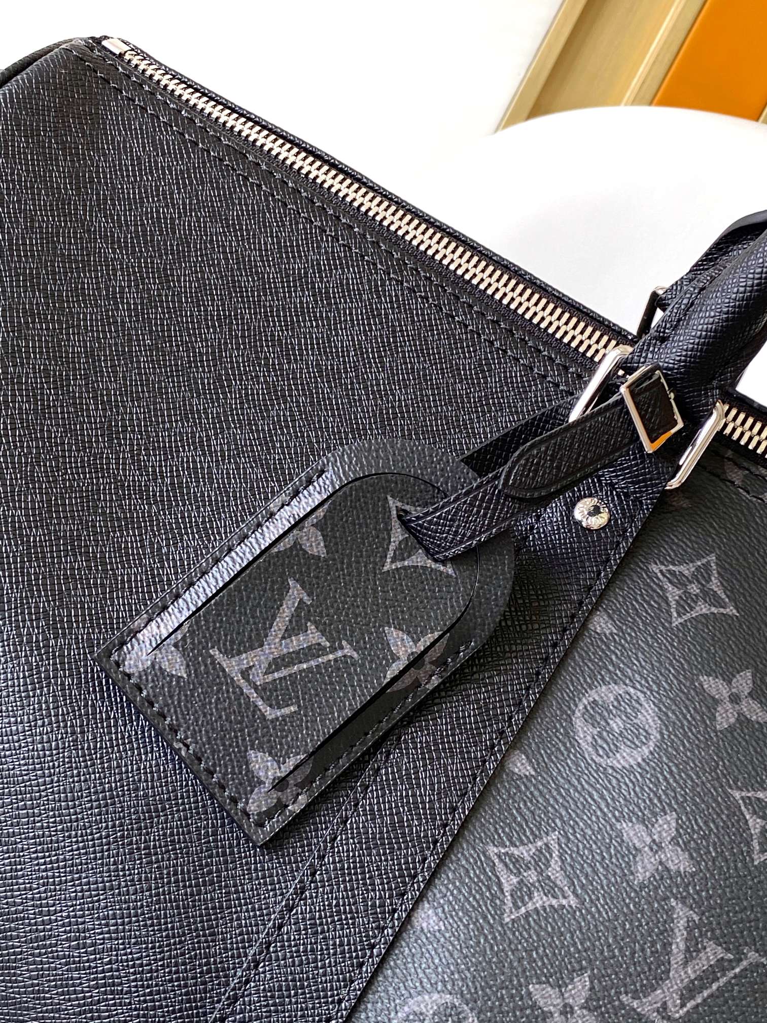 Louis Vuitton Keepall 50 Travel Bag - M53763 (Black)