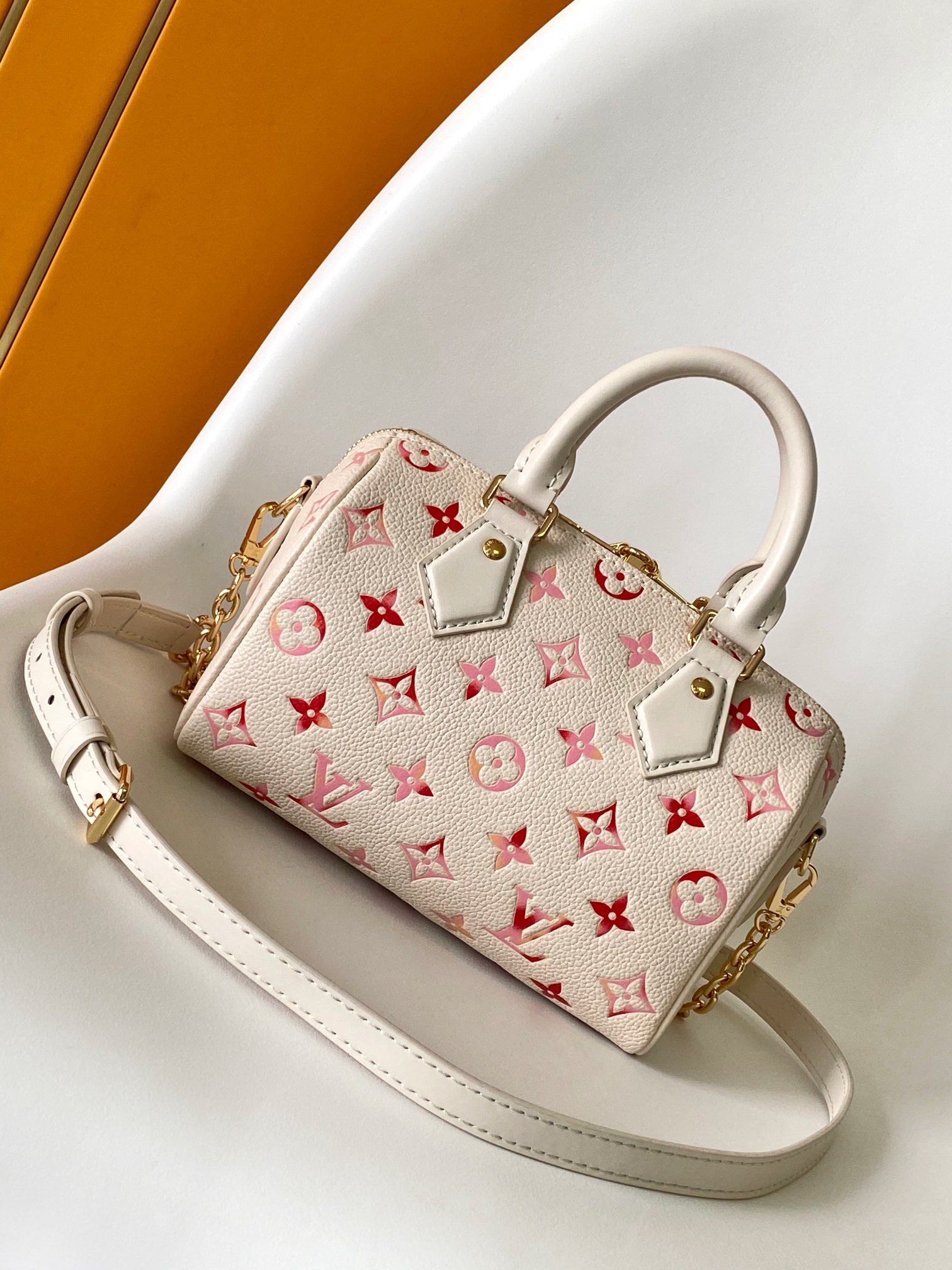 Louis Vuitton Speedy Bandouli??re 20 Handbag - M58953 (Milk Strawberry)