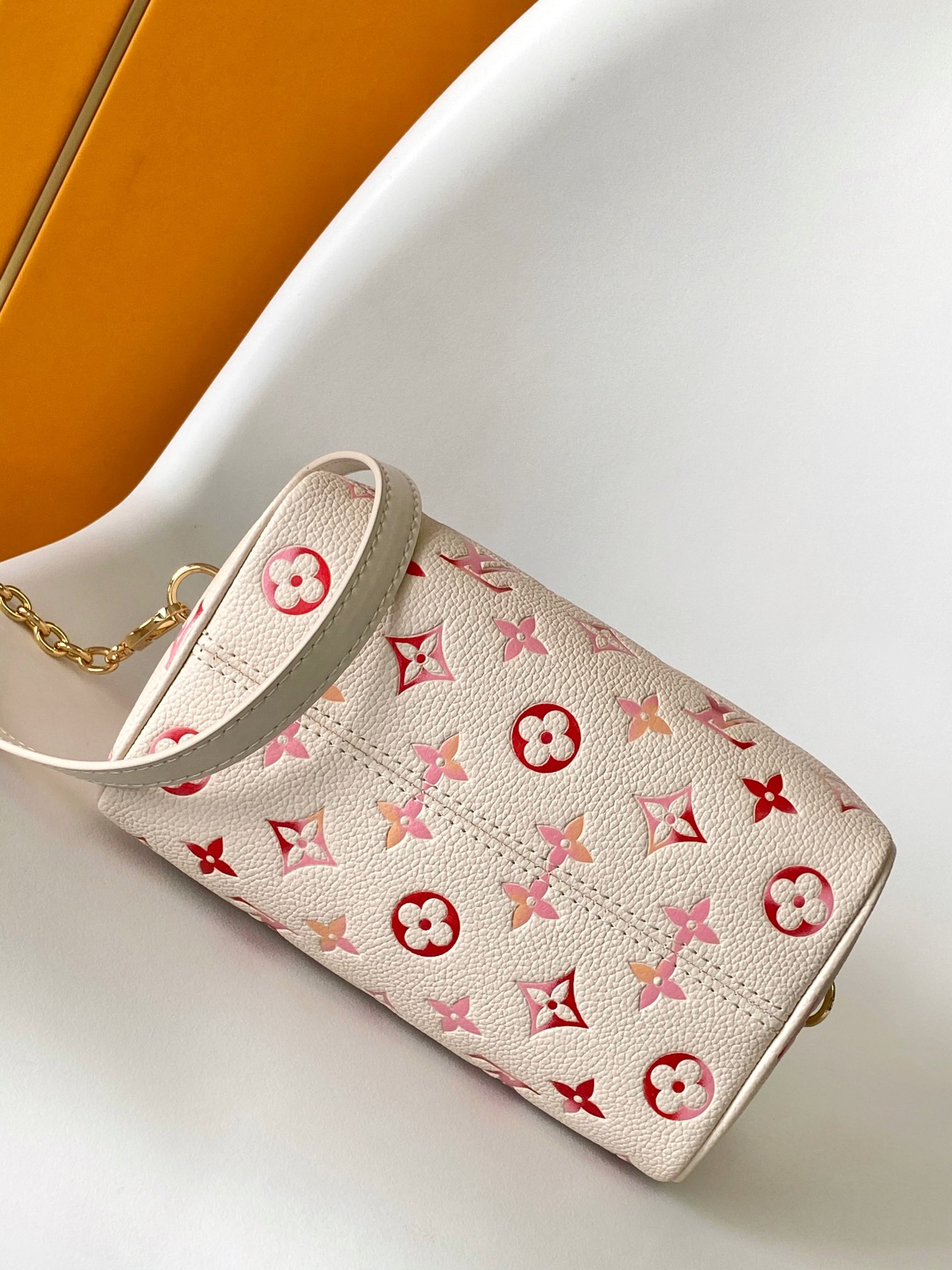 Louis Vuitton Speedy Bandouli??re 20 Handbag - M58953 (Milk Strawberry)