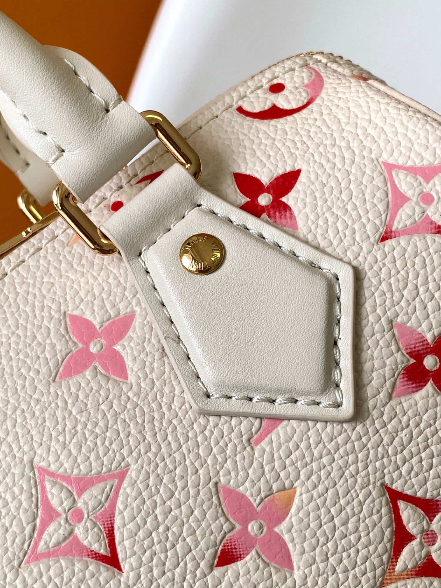 Louis Vuitton Speedy Bandouli??re 20 Handbag - M58953 (Milk Strawberry)