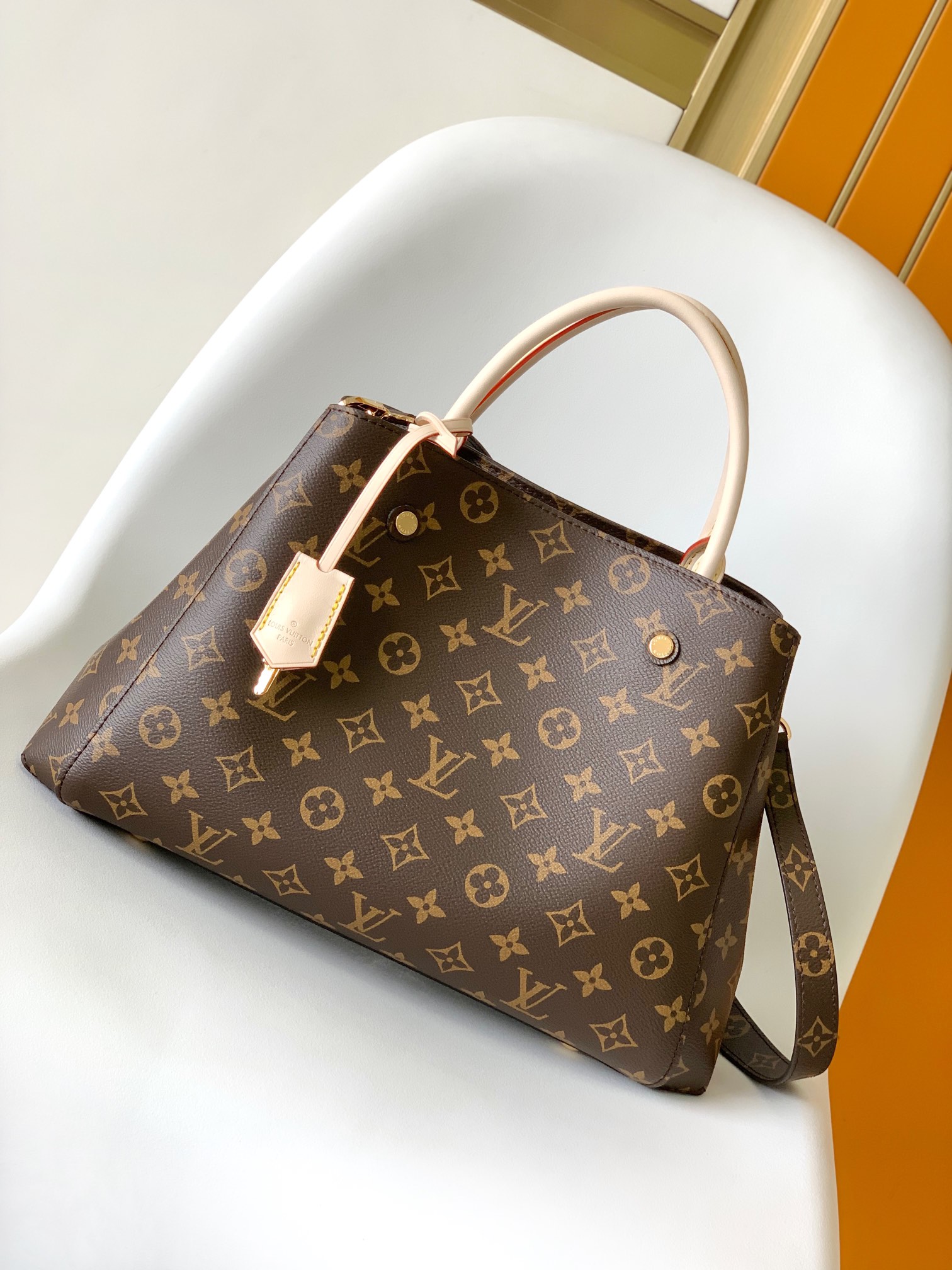 Louis Vuitton Montaigne Medium Handbag - M41056