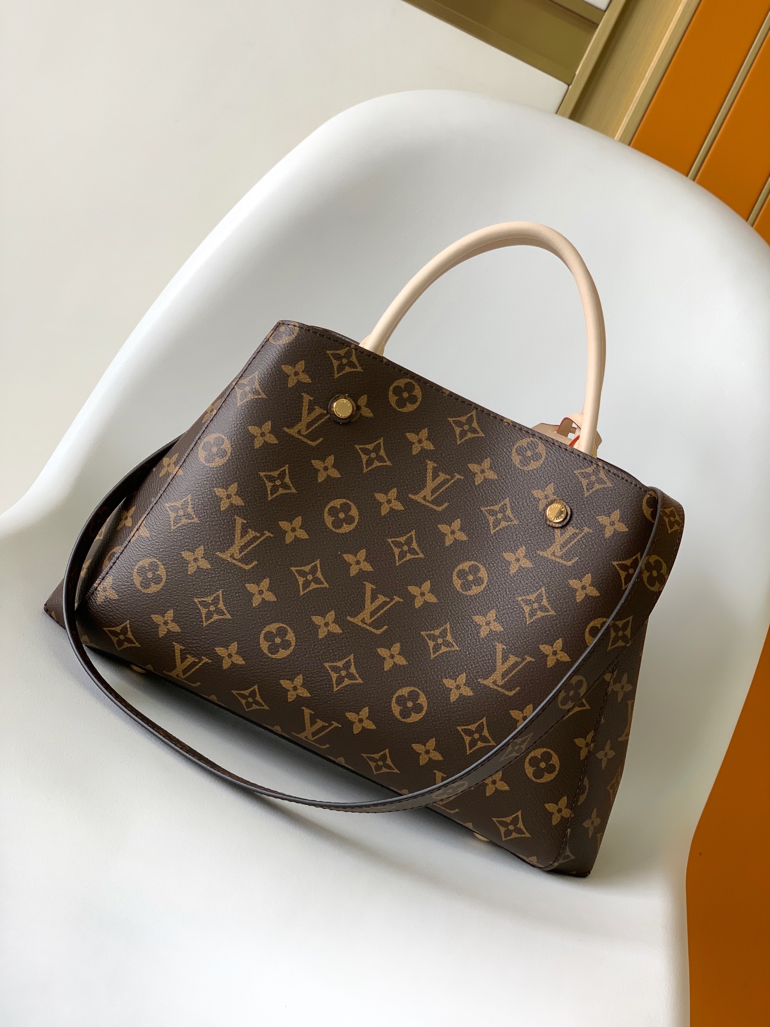 Louis Vuitton Montaigne Medium Handbag - M41056